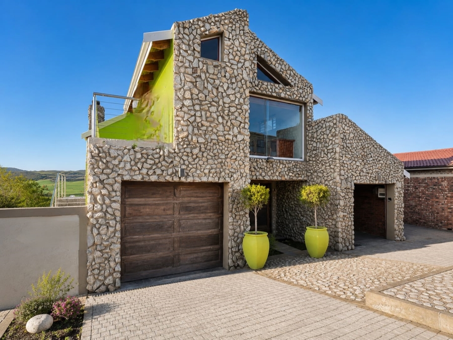 3 Bedroom Property for Sale in Reebok Western Cape